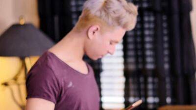 SOUTHERNSTROKES Blond Skinny Twink Daniel Hausser Anal Plays - icpvid.com