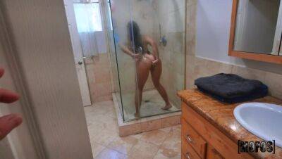 Gia Derza - Anal In The Shower - xxxfiles.com - Usa