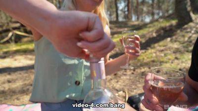 Chayenne goes on a picnic where anal sex is on the menu! - BANG - hotmovs.com